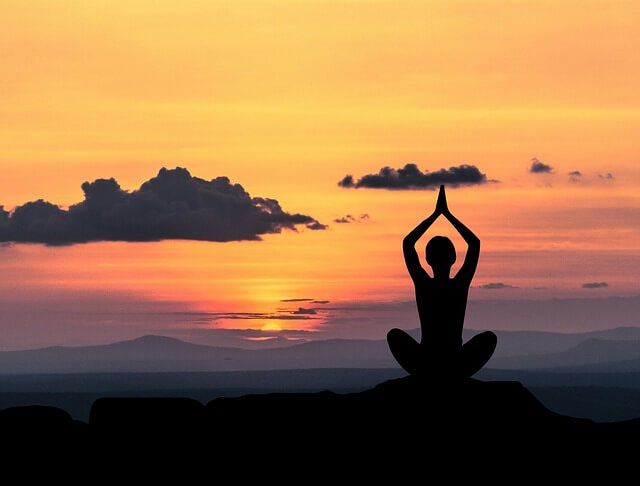 how yoga helps the mind